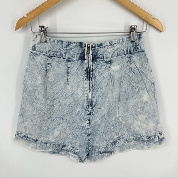 BELLFIELD Floral Embroidered‎ High Waist Chambray Light Acid Wash Shorts Cotton - Picture 6 of 13